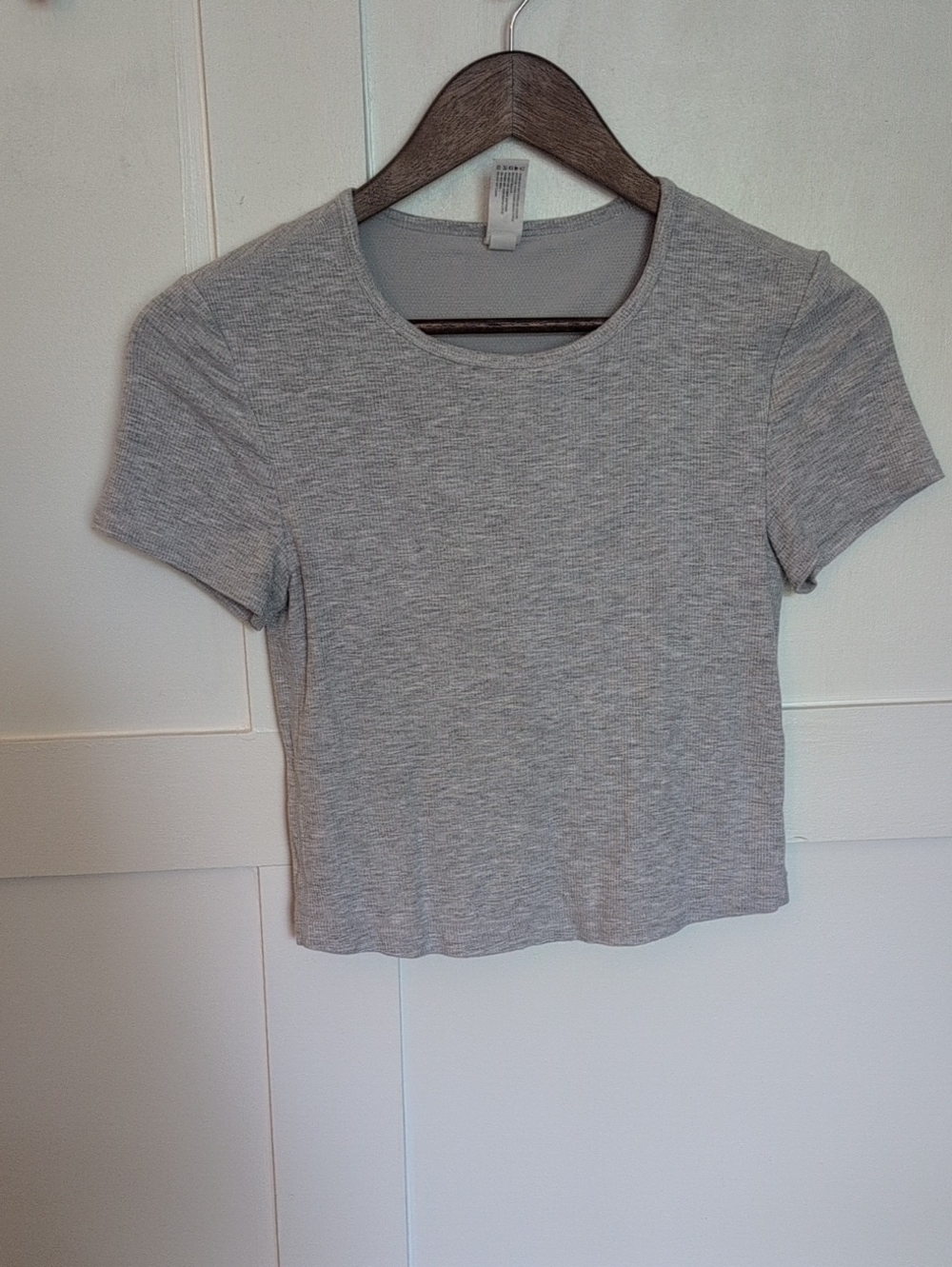 Yogalicious Heather Gray Ribbed Short Sleeve Crop Top